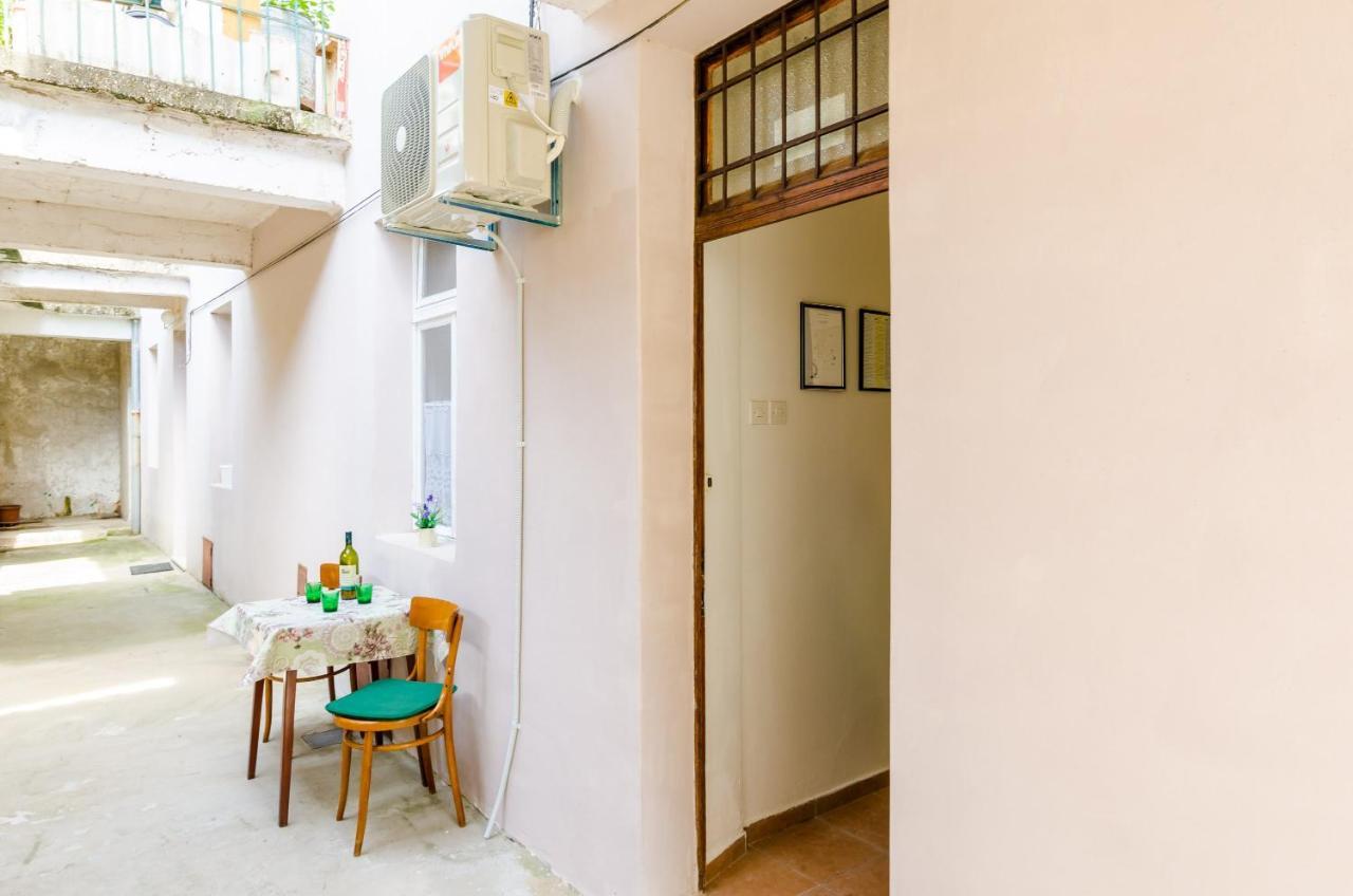 Apartman Lucy *