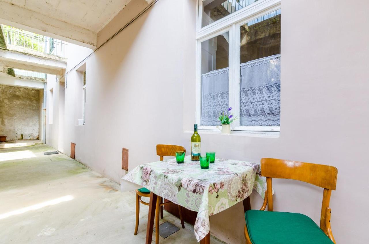 Lucy Apartment *