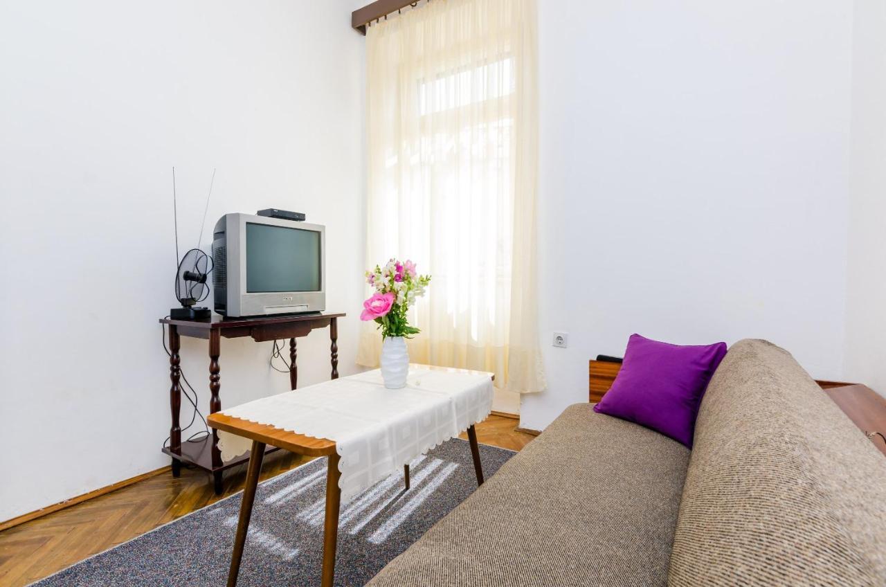 Lucy Apartment *